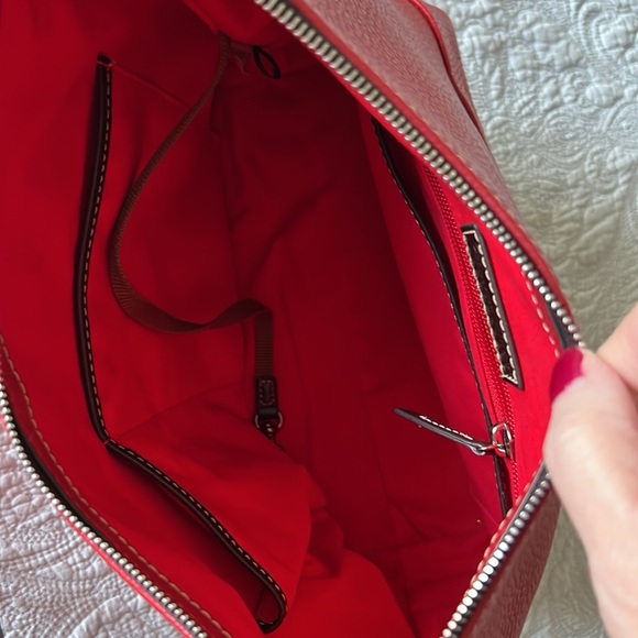 Dooney and Bourke hobo bag.  Like new.  Excellent condition! - Picture 3 of 3